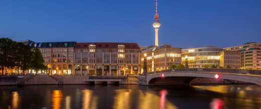 Berlin TV-Tower: 3-Course Menu and Fast View Entry