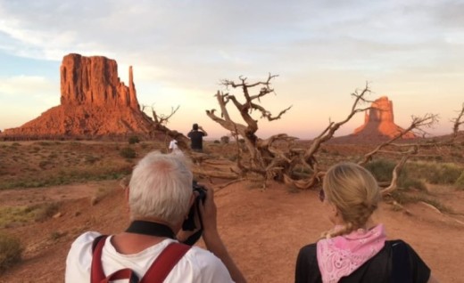 Monument Valley Jeep Tour for Two: Navajo Guided Adventure